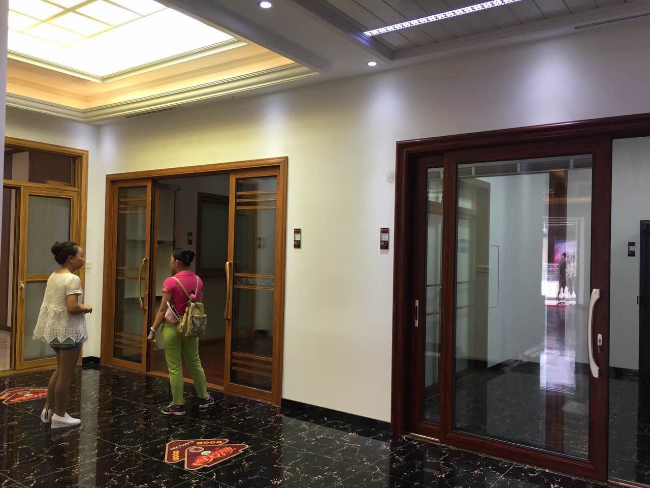 门窗店内景,小吃门头(第11页)_大山谷图库