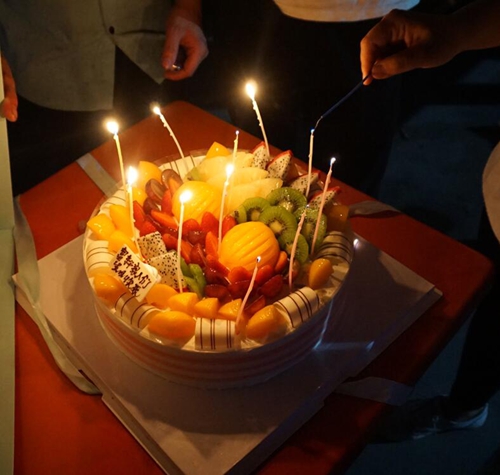 燥起来！富轩门窗生日会与烧烤激情相约