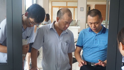 分享行业经验 共创门窗未来:加维斯门窗精英团队赴富轩门窗参观交流