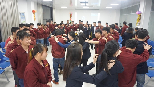 春意正浓,情暖富轩家人——记春季生日会