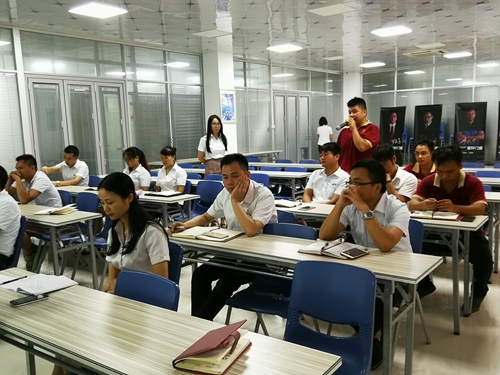 富轩门窗顺利召开管理变革座谈会