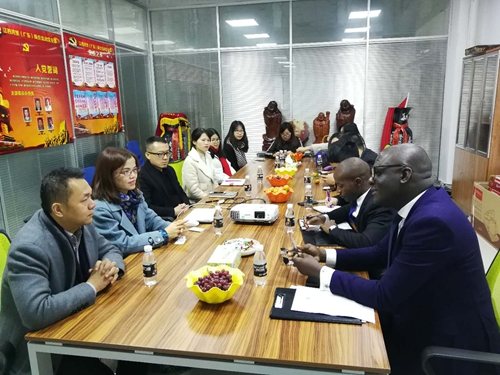 赞比亚共和国驻广州总领事馆副总领事亲临富轩门窗考察并洽谈跨国合作计划