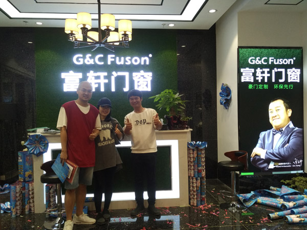 富轩门窗贵阳红星美凯龙店盛大开业,三天订金突破50万!