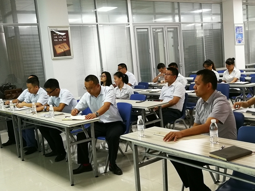 富轩门窗顺利召开管理变革座谈会