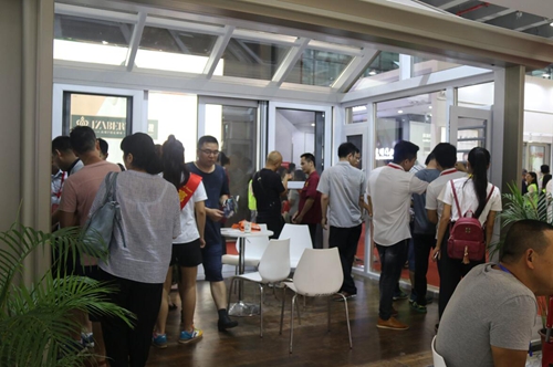 【展会快讯】建博会隆重开幕,富轩门窗匠心定制引领潮流