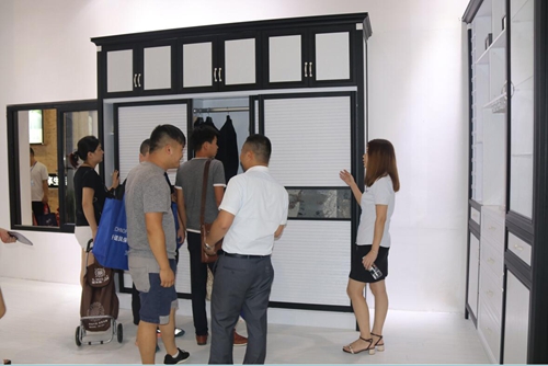 【展会快讯】建博会隆重开幕,富轩门窗匠心定制引领潮流