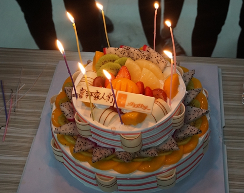 冬阳灿烂，人心温暖——记富轩门窗冬季生日会