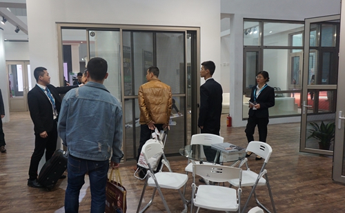 系统门窗,富轩领衔!荣获“中国系统门窗标准定制”参标单位称号