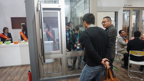 系统门窗,富轩领衔!荣获“中国系统门窗标准定制”参标单位称号